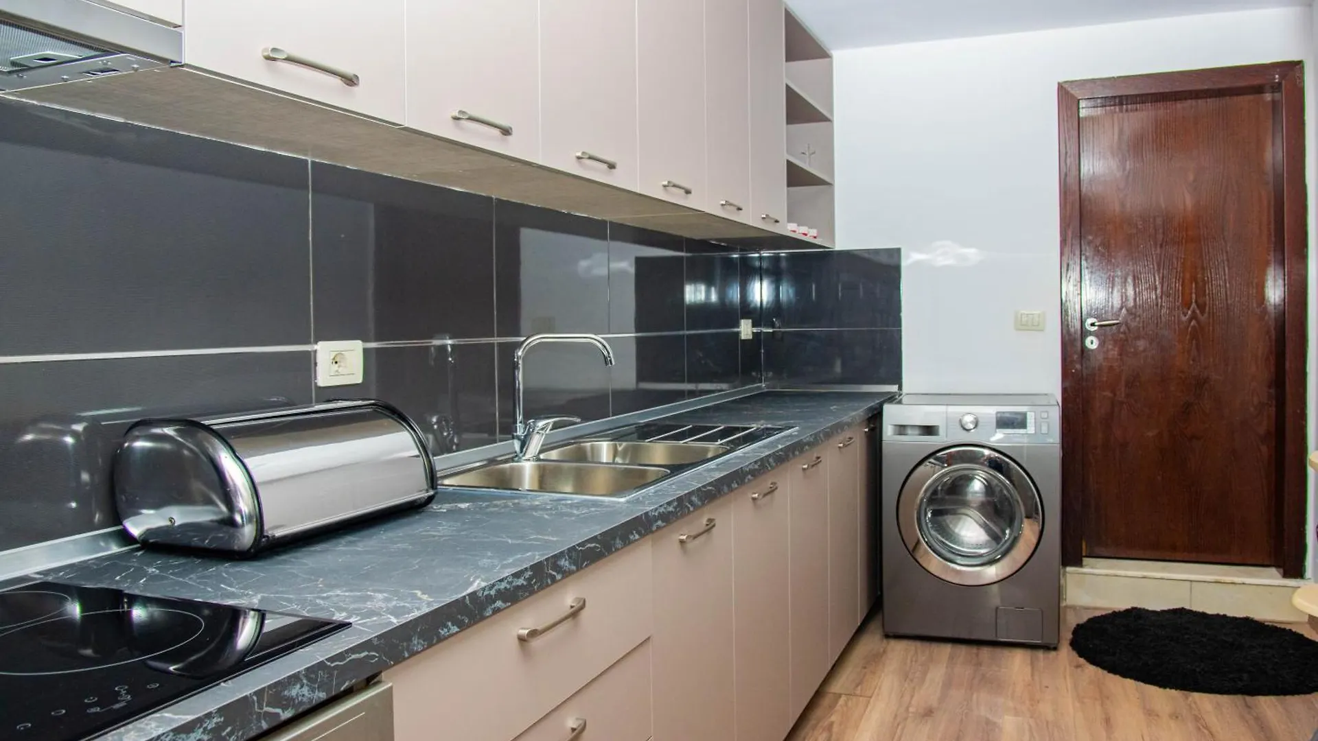 Lucas Central Relaxing House Tirana Willa