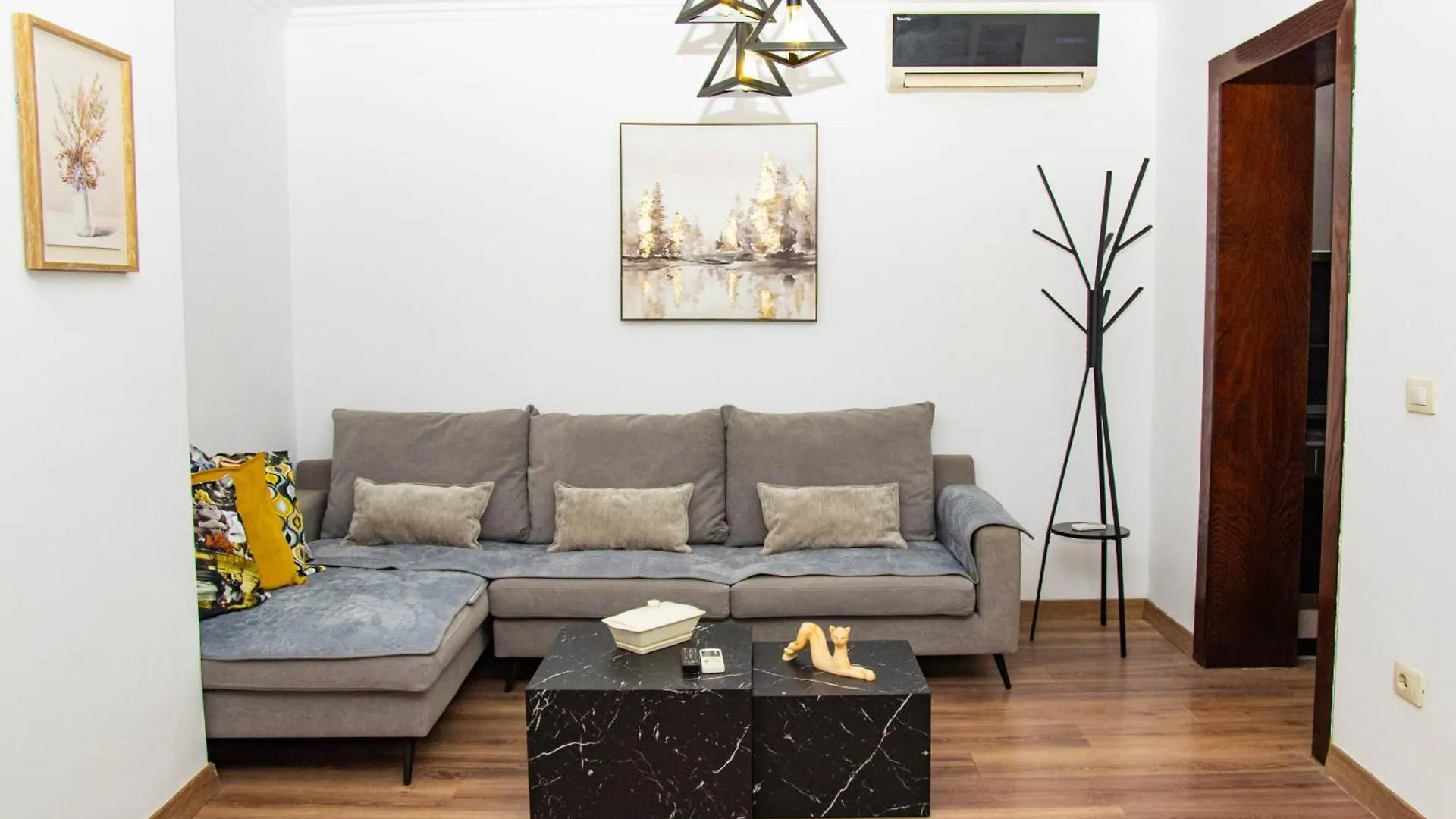 Lucas Central Relaxing House Tirana Albania