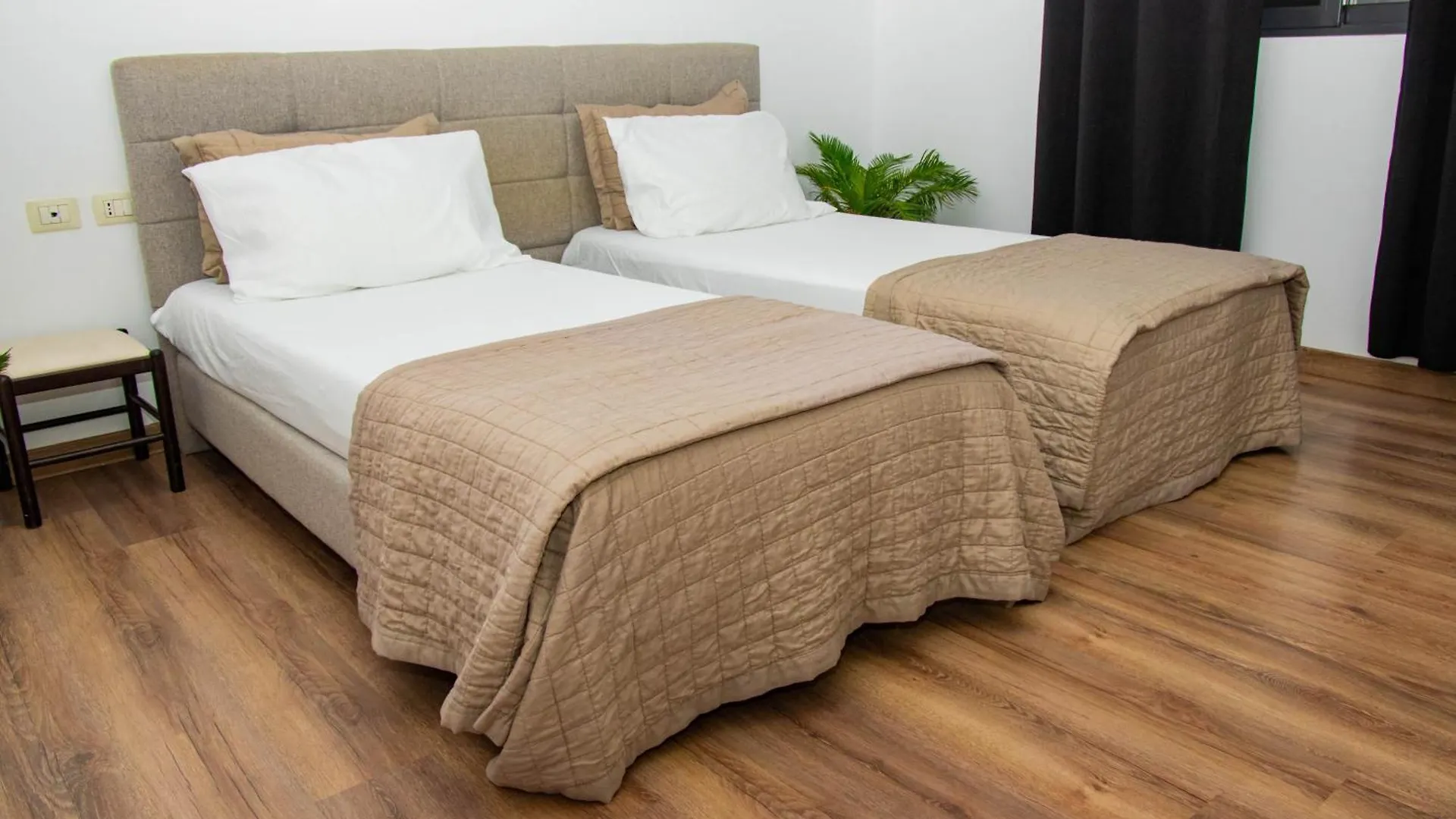 Lucas Central Relaxing House Tirana 0*,