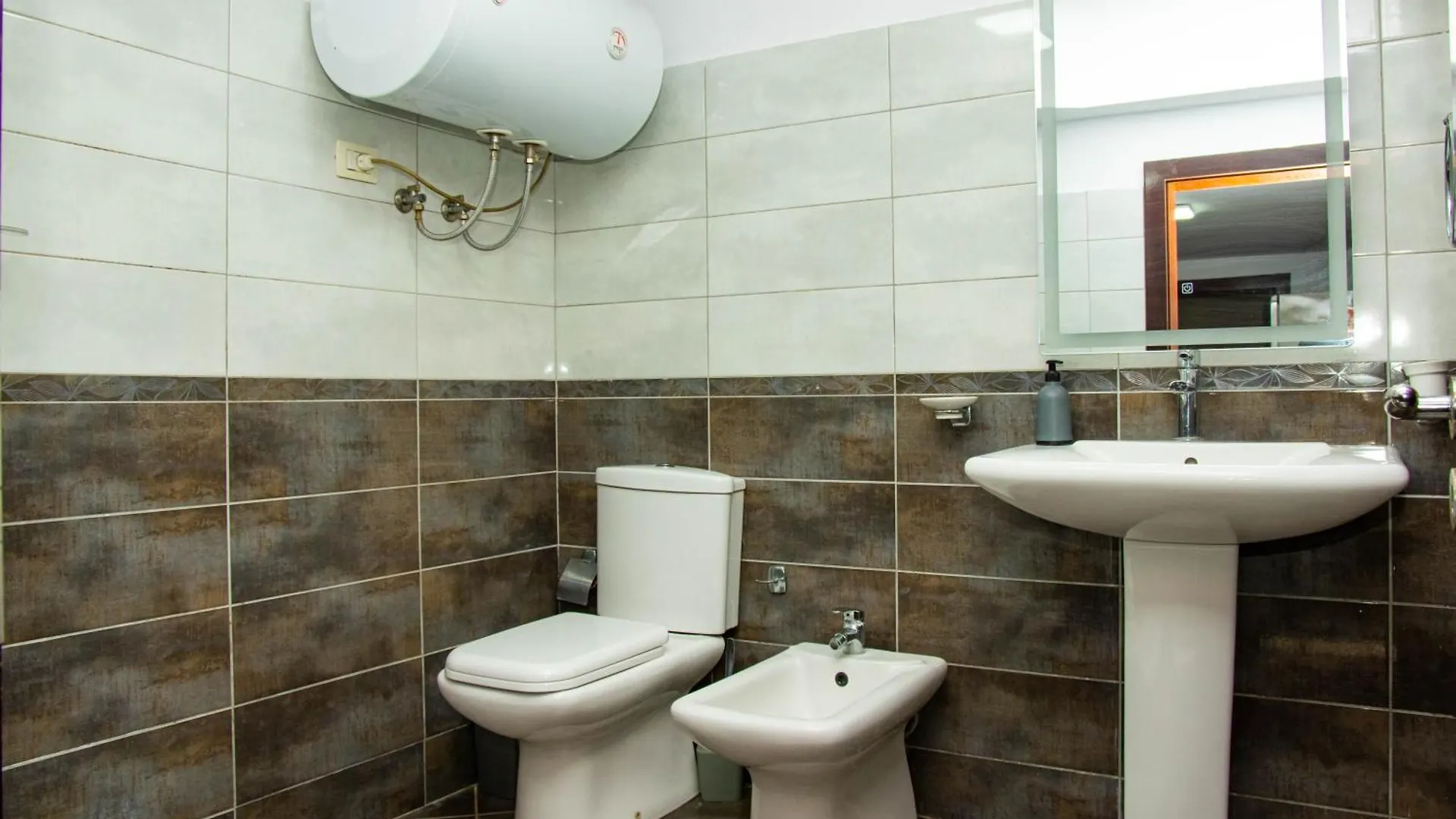 Lucas Central Relaxing House Tirana 0*,  Albania